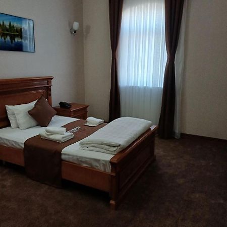 Maximum Hotel Navoi 外观 照片