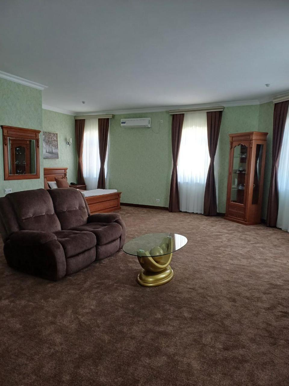 Maximum Hotel Navoi 外观 照片