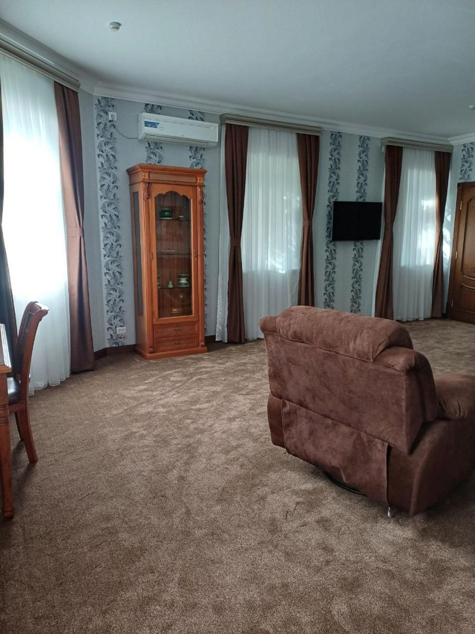 Maximum Hotel Navoi 外观 照片